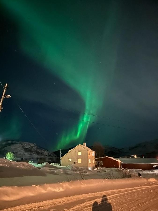 Storjord Farmstay Ranchhouse Kvaloya Exterior foto